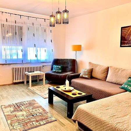 Apartman Danube โนวีซาด ภายนอก รูปภาพ