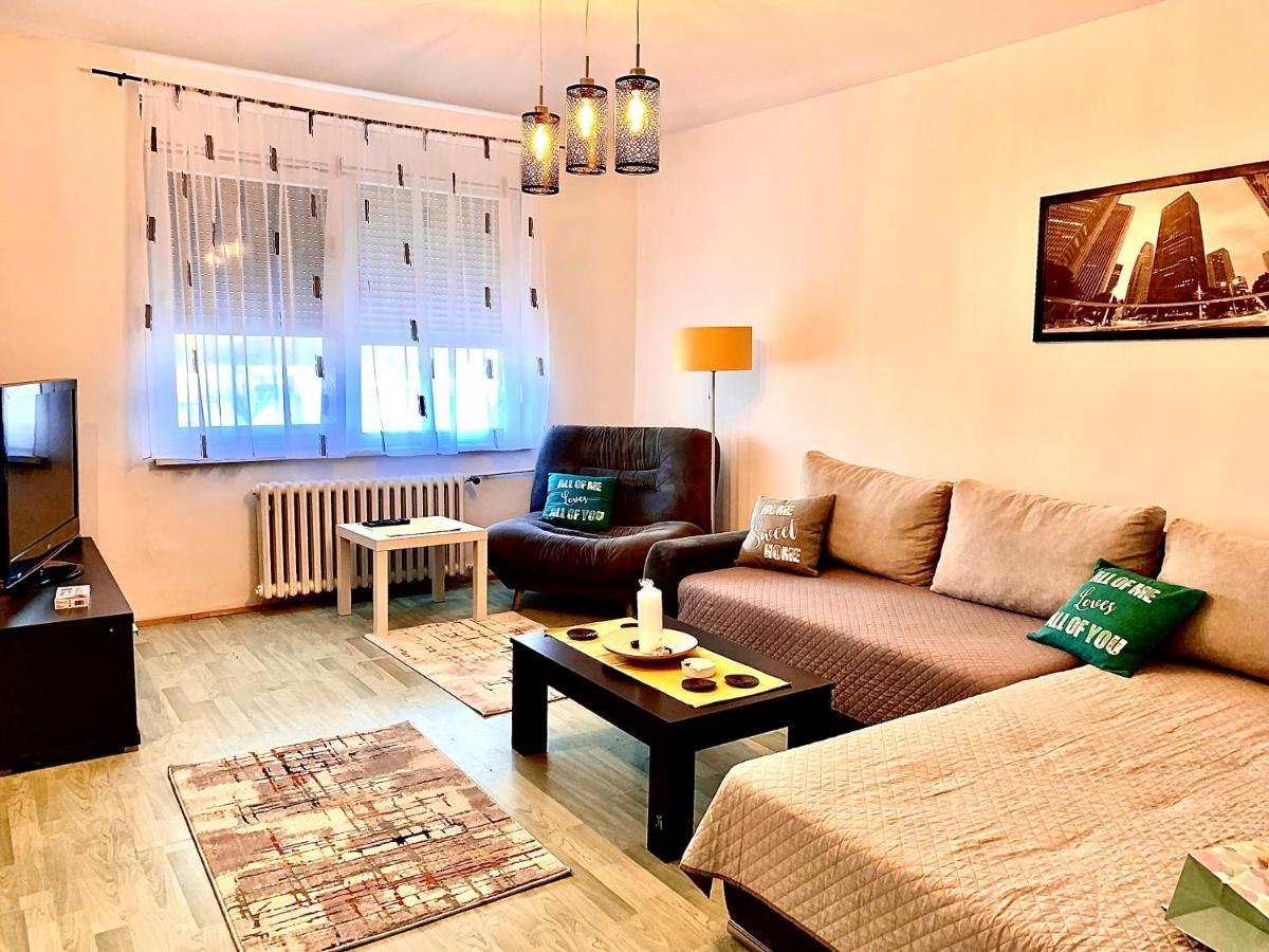 Apartman Danube โนวีซาด ภายนอก รูปภาพ