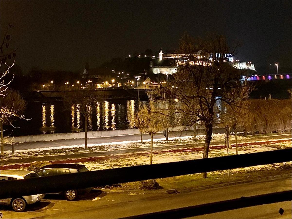 Apartman Danube โนวีซาด ภายนอก รูปภาพ