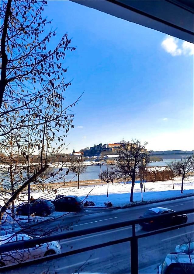 Apartman Danube โนวีซาด ภายนอก รูปภาพ